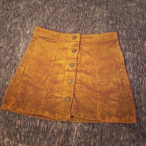 Button skirt